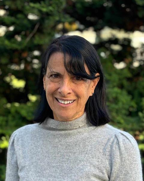 Louise Trakimas Headshot